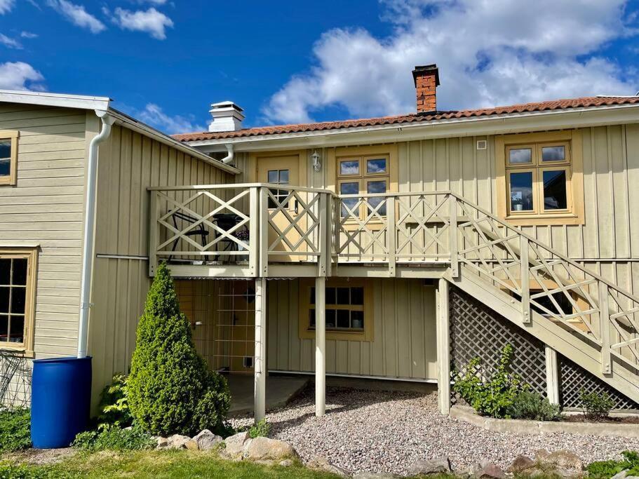 Charmigt Sekelskifteshus Med Naerhet Till Det Mesta Eskilstuna Buitenkant foto