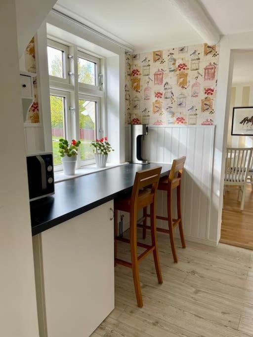 Charmigt Sekelskifteshus Med Naerhet Till Det Mesta Eskilstuna Buitenkant foto